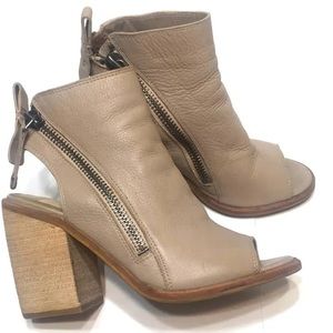 Dolce Vita Peep toe leather booties